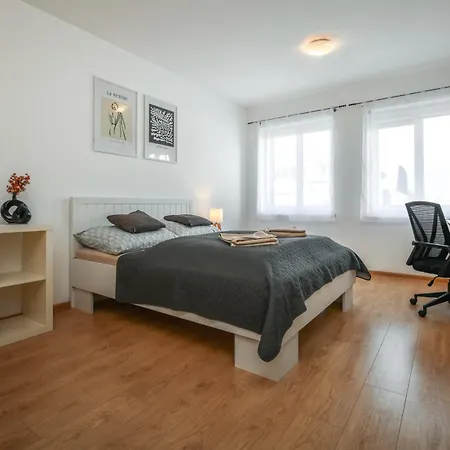 Central Apartments شقة فندقية مارتون