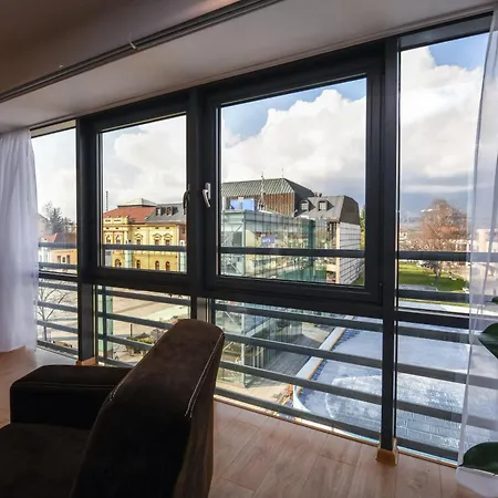 شقة فندقية Central Apartments مارتون