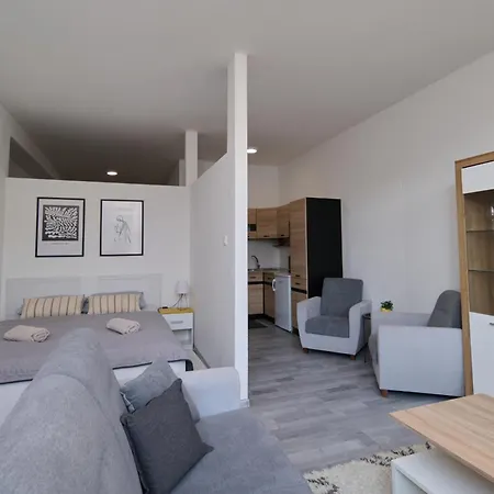 Central Apartments شقة فندقية *