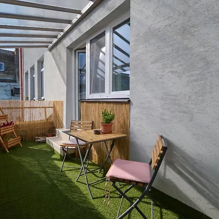 アパートホテル Central Apartments 4*