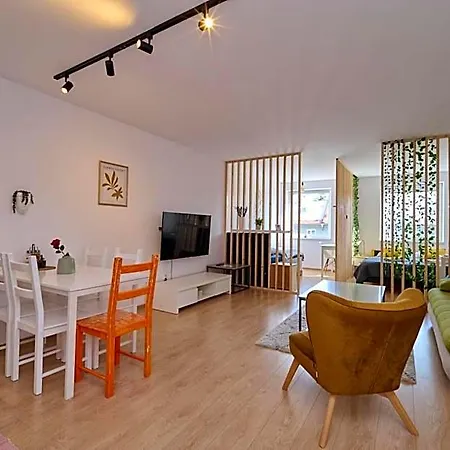 Central Apartments Aparthotel 4*