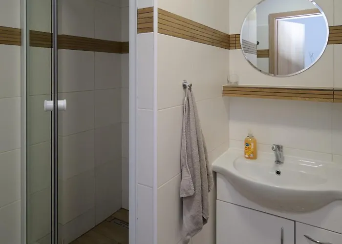 Central Apartments Мартин