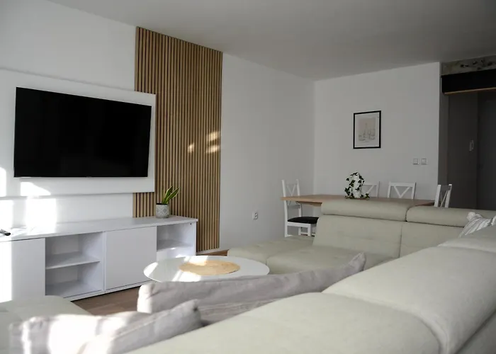 Central Apartments Мартин